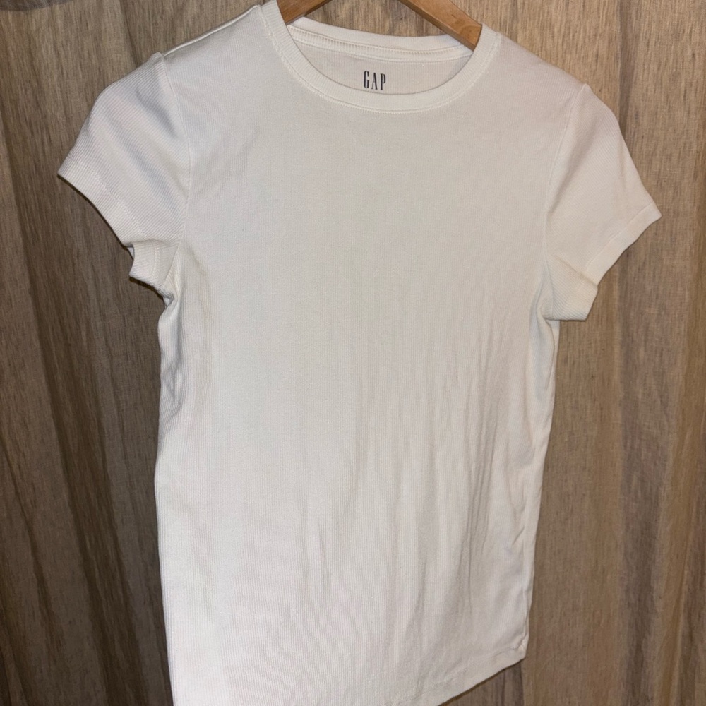 GAP Classic White Crew Neck Tee